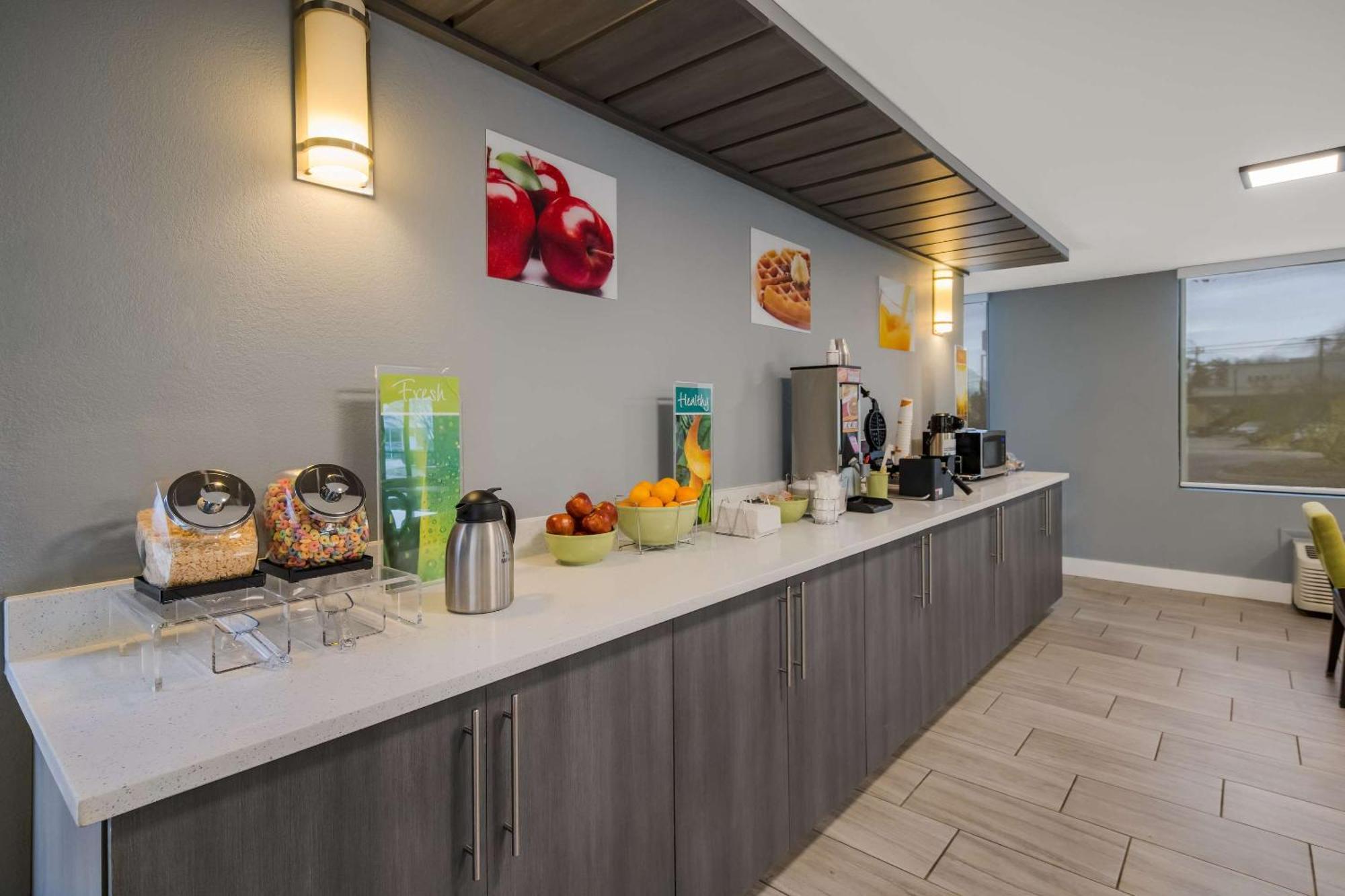 פלטצ'ר Quality Inn Asheville Airport מראה חיצוני תמונה