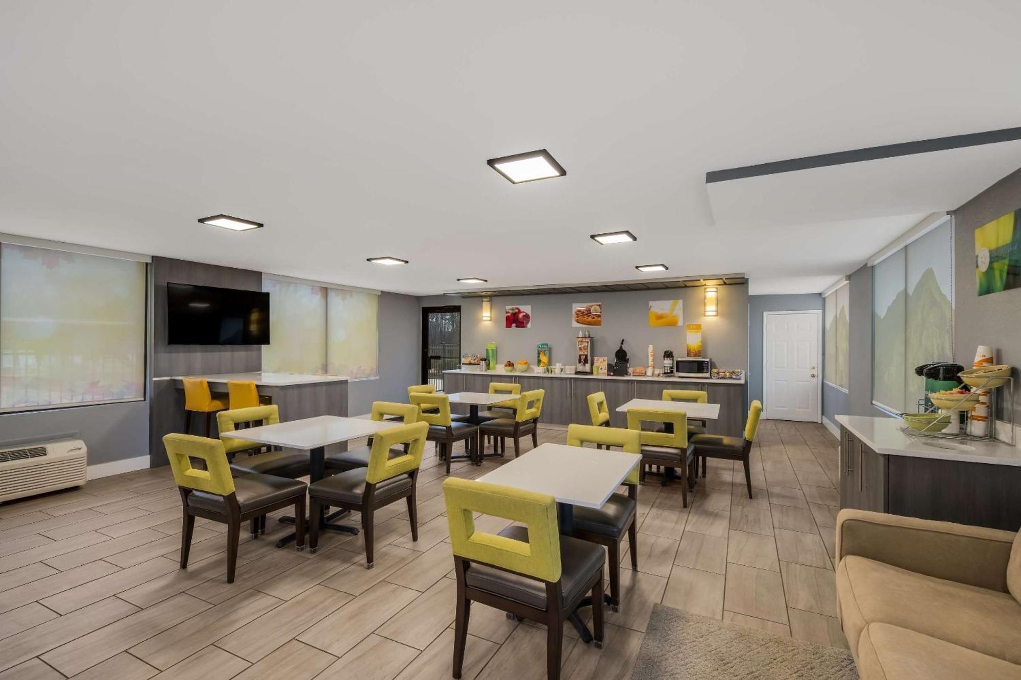 פלטצ'ר Quality Inn Asheville Airport מראה חיצוני תמונה